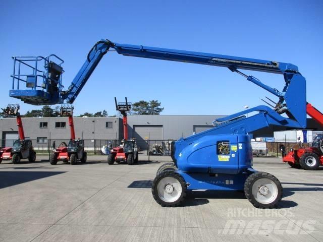 JLG 600 AJ (253) Kompakts pacēlājs ar rotējošu strēli