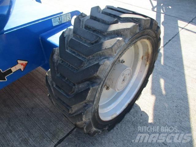JLG 600 AJ (253) Kompakts pacēlājs ar rotējošu strēli