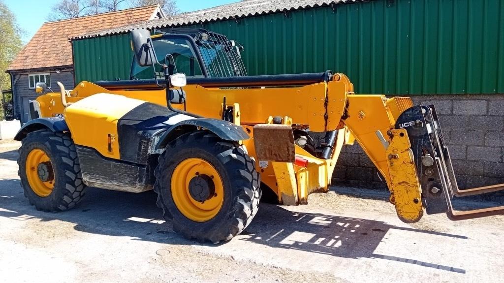 JCB 540-140 Teleskopiskie manipulatori