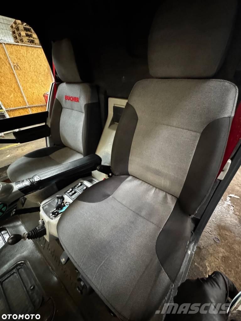 Bucher C 202 Ielu tīrīšanas mašīnas