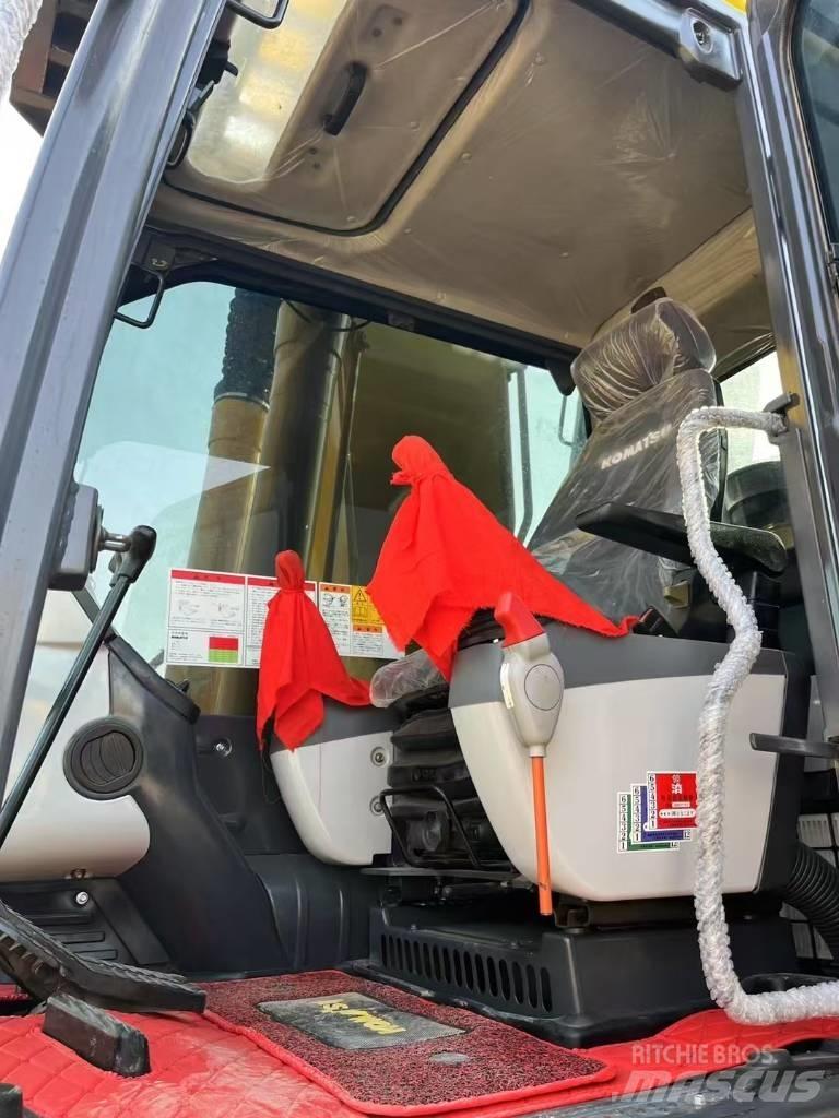 Komatsu 240-8 Kāpurķēžu ekskavatori