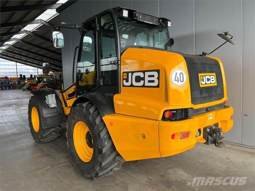 JCB TM 320 Agri Iekrāvēji uz riteņiem
