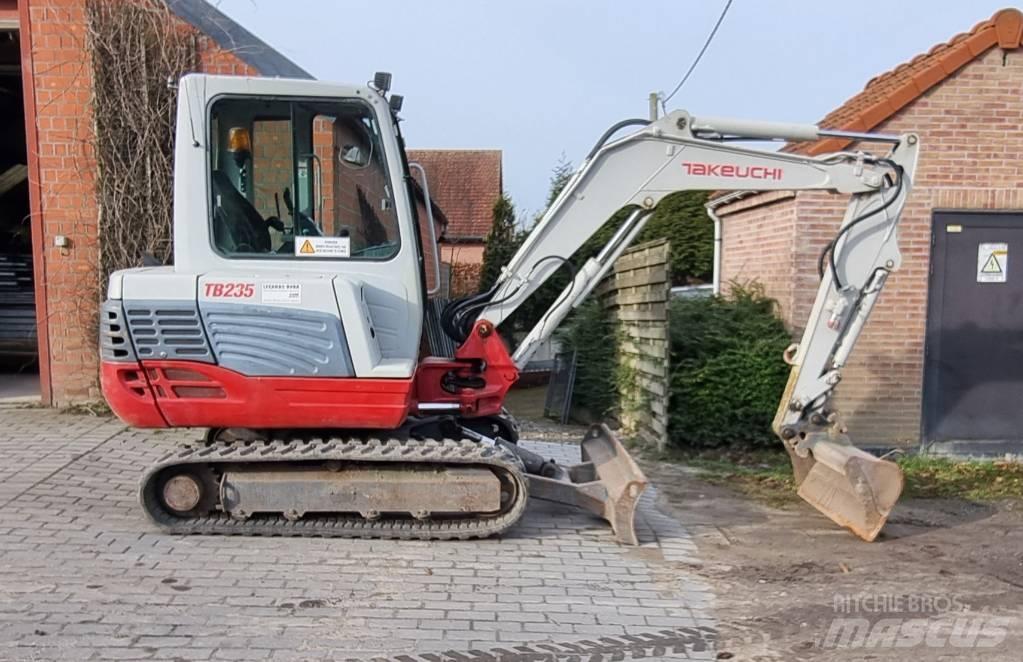 Takeuchi TB 235 Kāpurķēžu ekskavatori