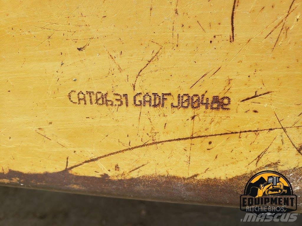 CAT 637 G Skrēperi
