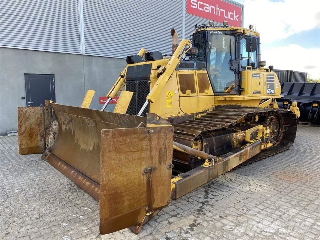 Komatsu D65PXI-18 Kāpurķēžu buldozeri