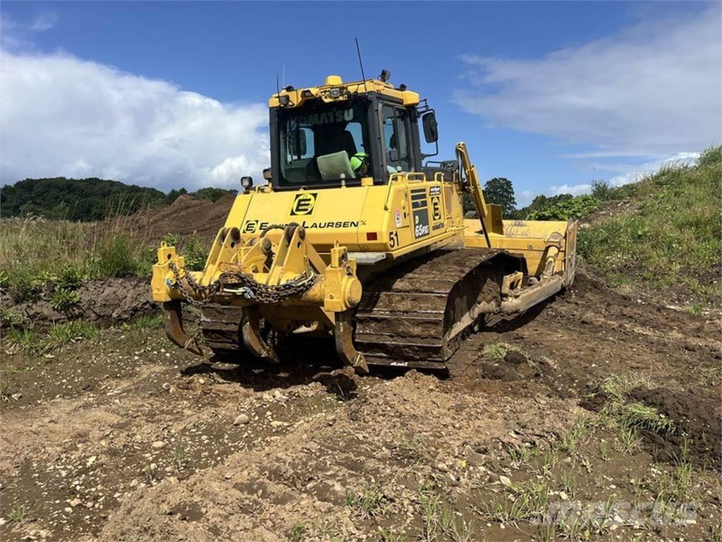 Komatsu D65PXI-18 Kāpurķēžu buldozeri