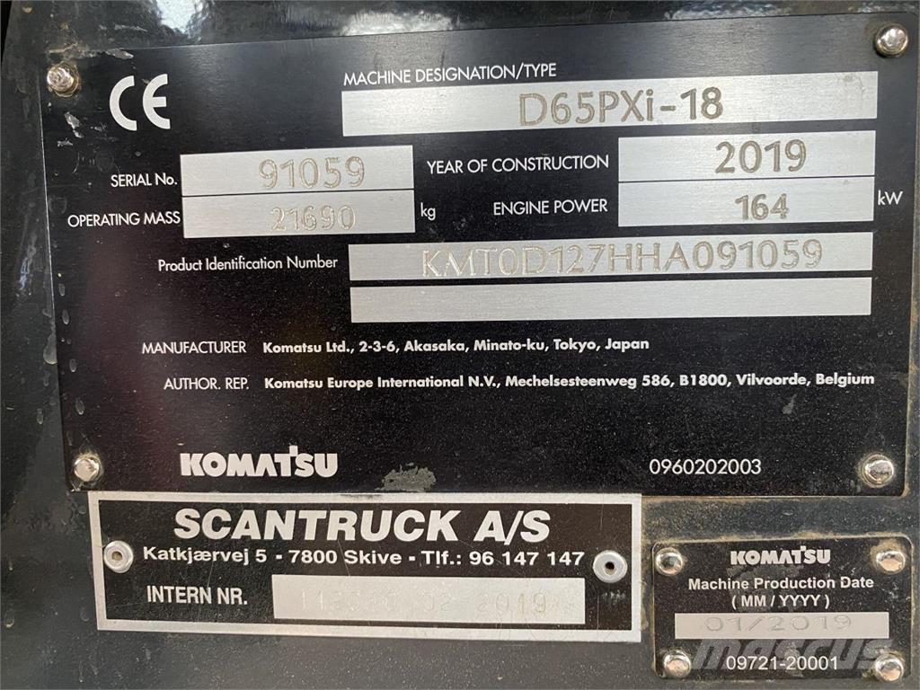 Komatsu D65PXI-18 Kāpurķēžu buldozeri