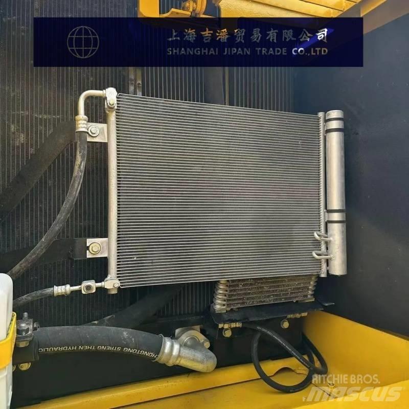 Komatsu PC 220 Kāpurķēžu ekskavatori