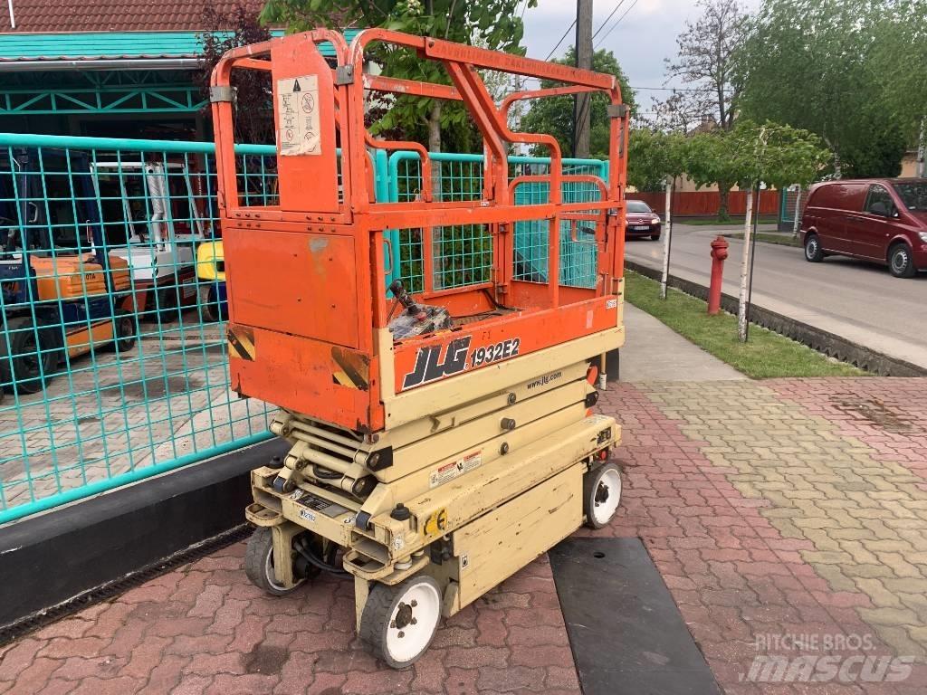 JLG 1932E2     V-2782 Vertikālie pacēlāji