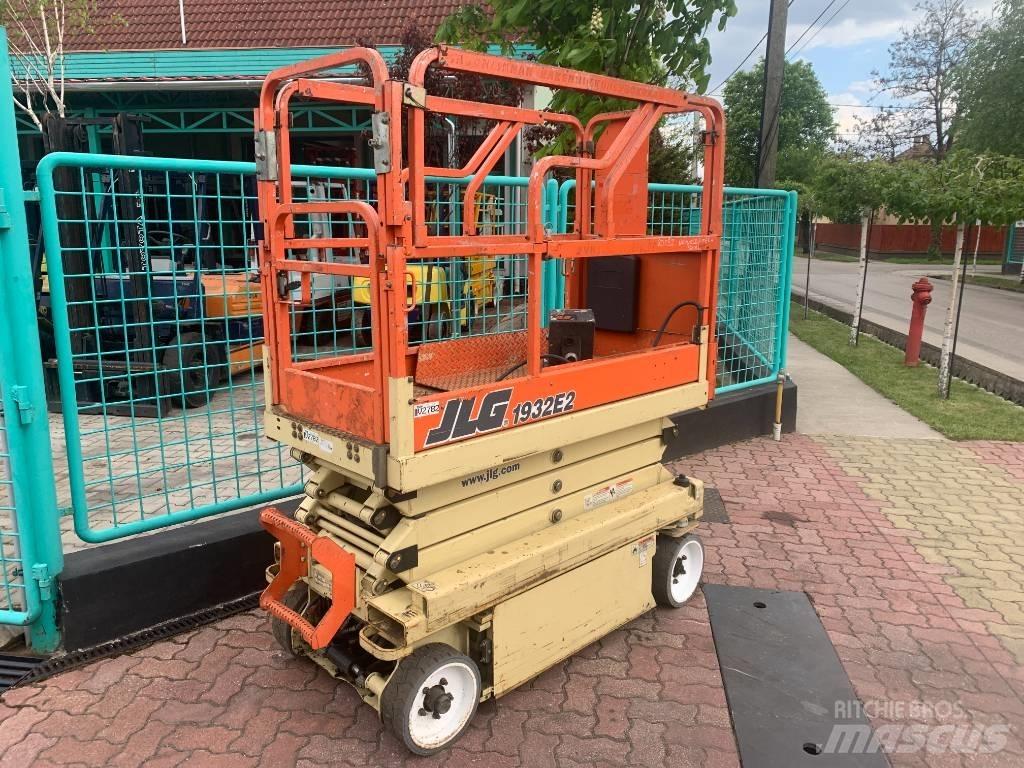 JLG 1932E2     V-2782 Vertikālie pacēlāji