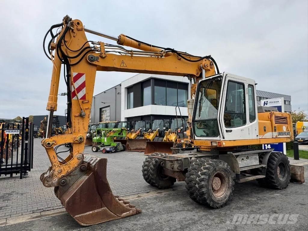 Liebherr A924 Ekskavatori uz riteņiem