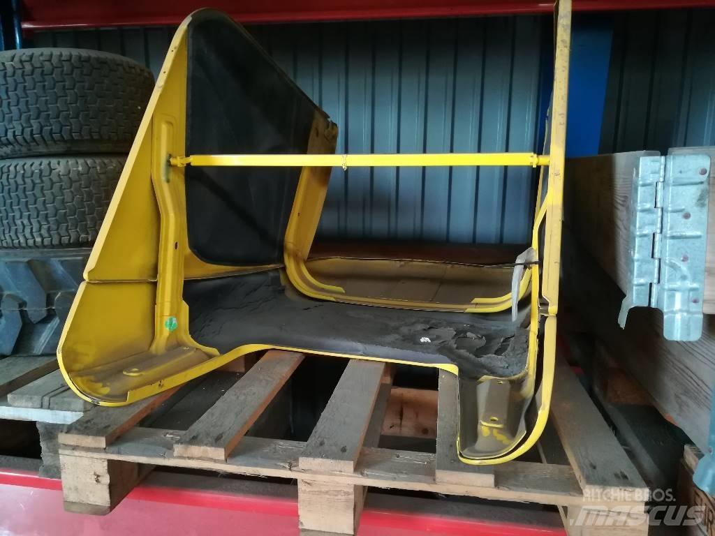 New Holland B 115 Dzinēji