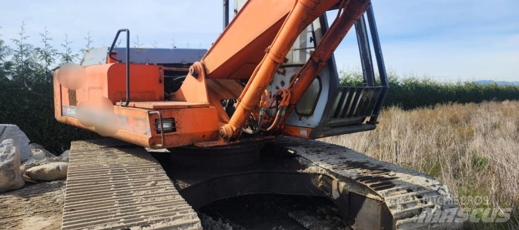 Hitachi EX 200 LC Kāpurķēžu ekskavatori