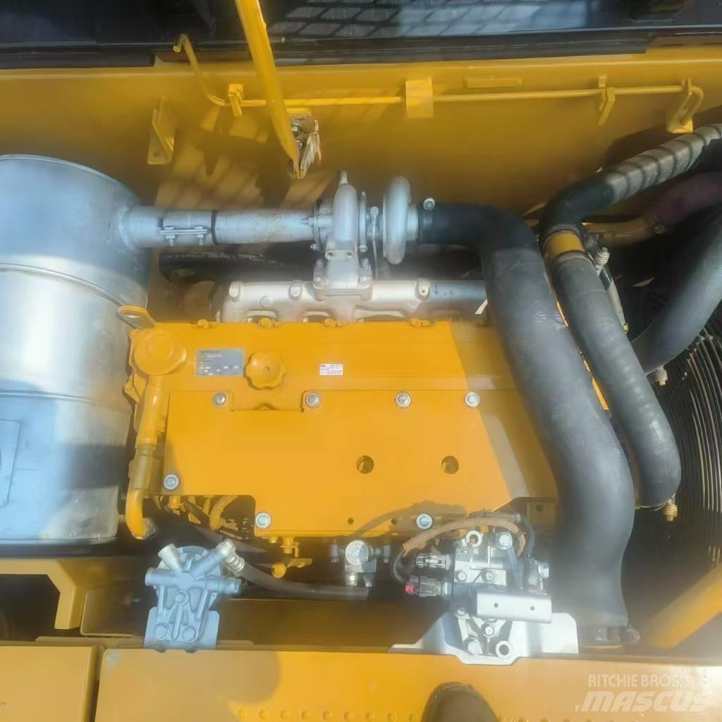 CAT 320D2 Kāpurķēžu ekskavatori