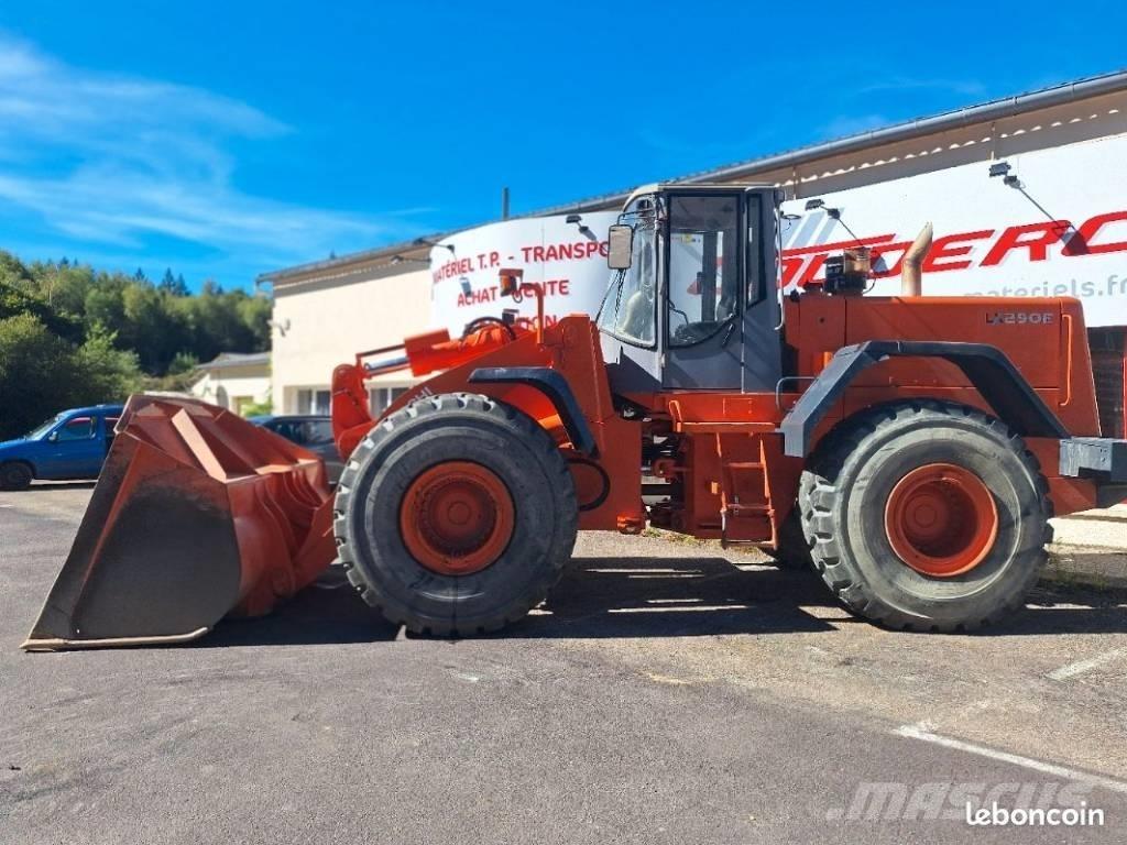Hitachi LX 290 E Iekrāvēji uz riteņiem