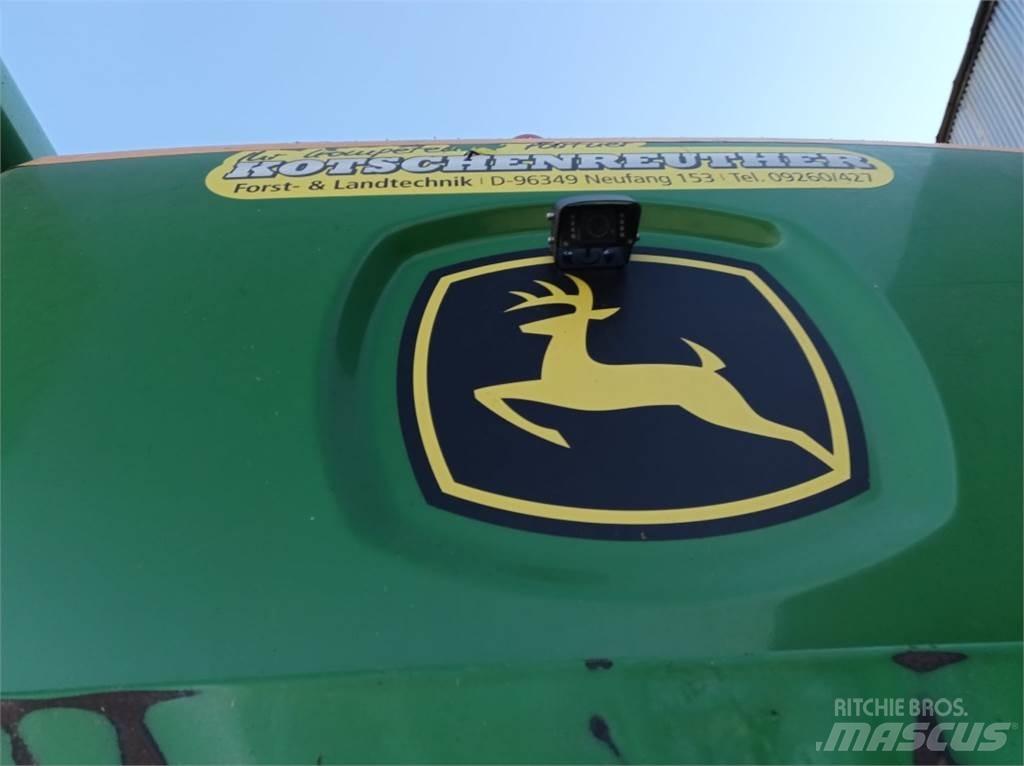 John Deere W540 Ražas novākšanas kombaini