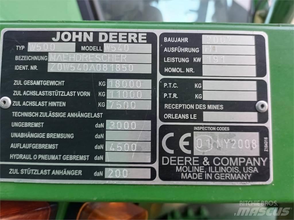 John Deere W540 Ražas novākšanas kombaini