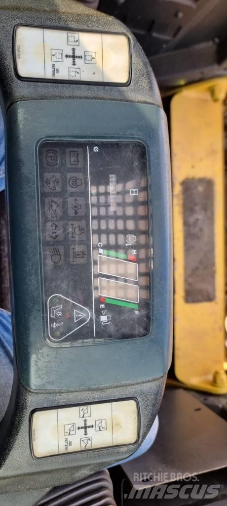 Komatsu CK 35-1 Lietoti riteņu kompaktiekrāvēji