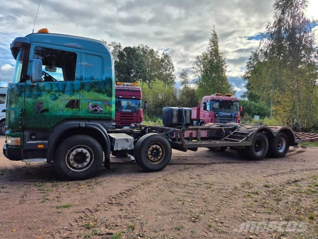 Scania R 124 Treileri meža tehnikas transportēšanai