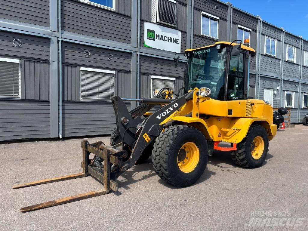 Volvo L 30 G Iekrāvēji uz riteņiem