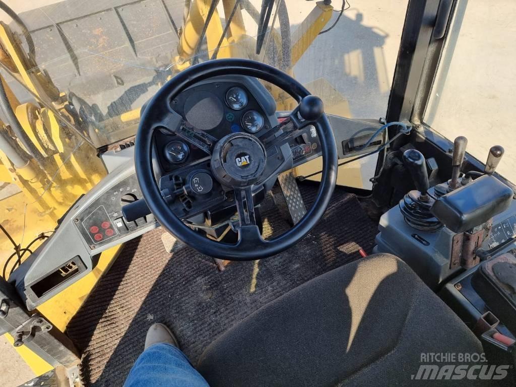 CAT IT 28 G Iekrāvēji uz riteņiem