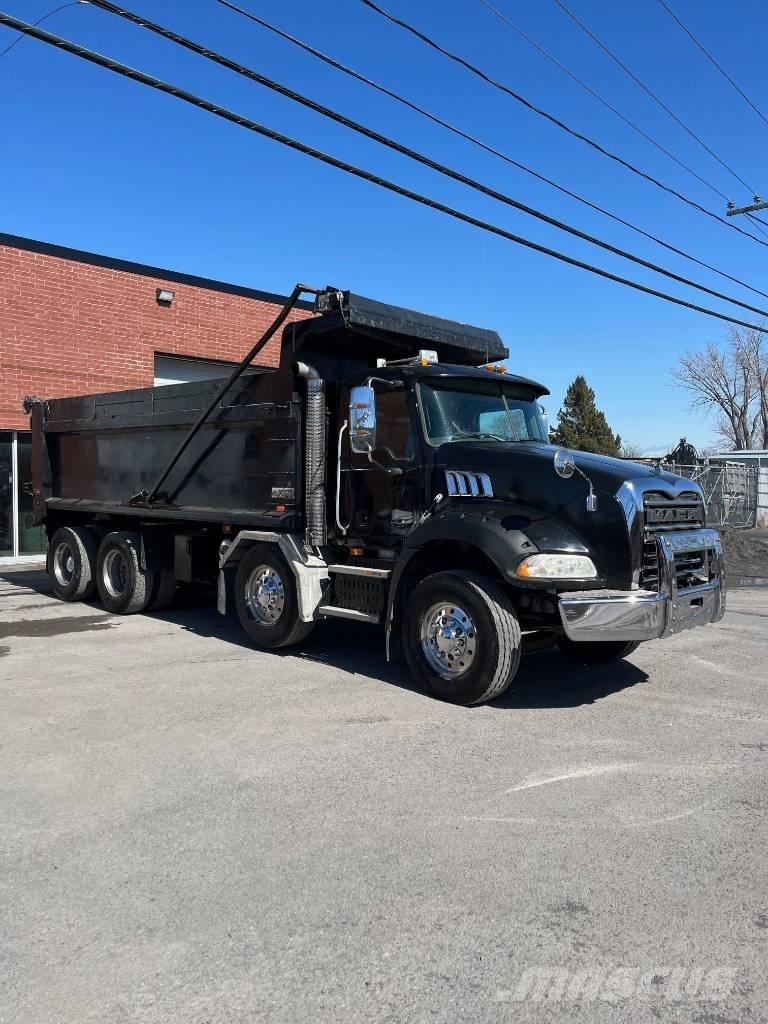 Mack GU813 Pašizgāzējs