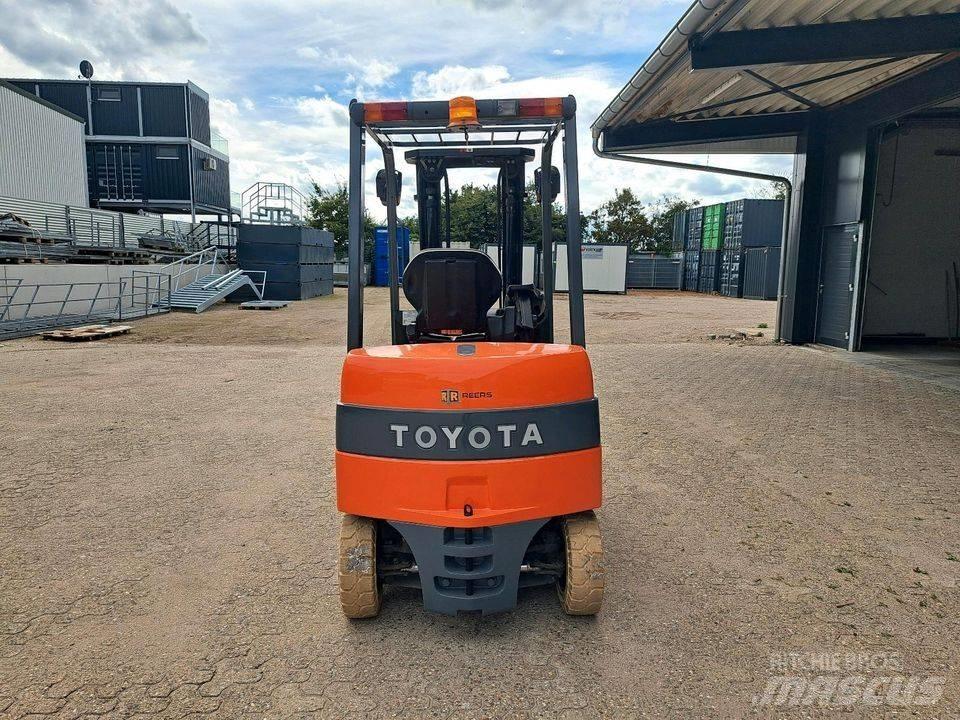 Toyota 7FBMF25 Būvniecība- Citi