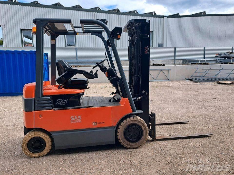 Toyota 7FBMF25 Būvniecība- Citi