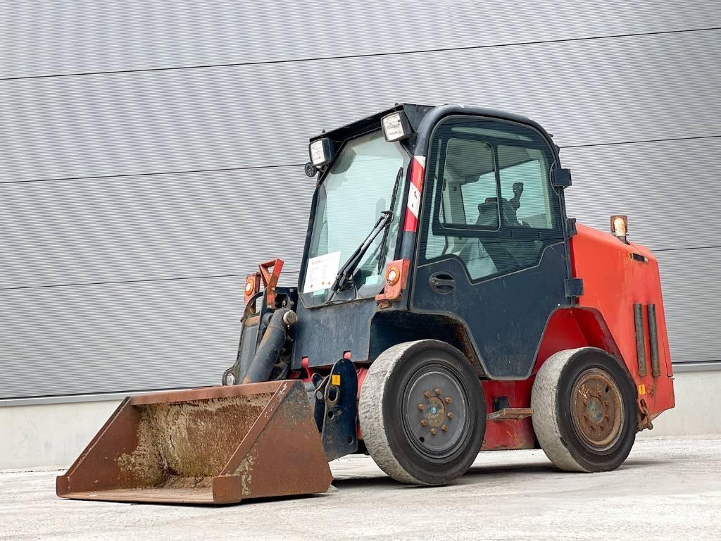 JCB R260 Lietoti riteņu kompaktiekrāvēji