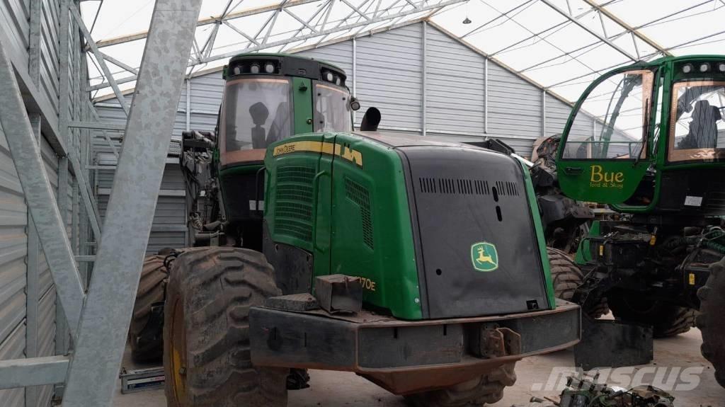 John Deere 1270 E Harvesteri