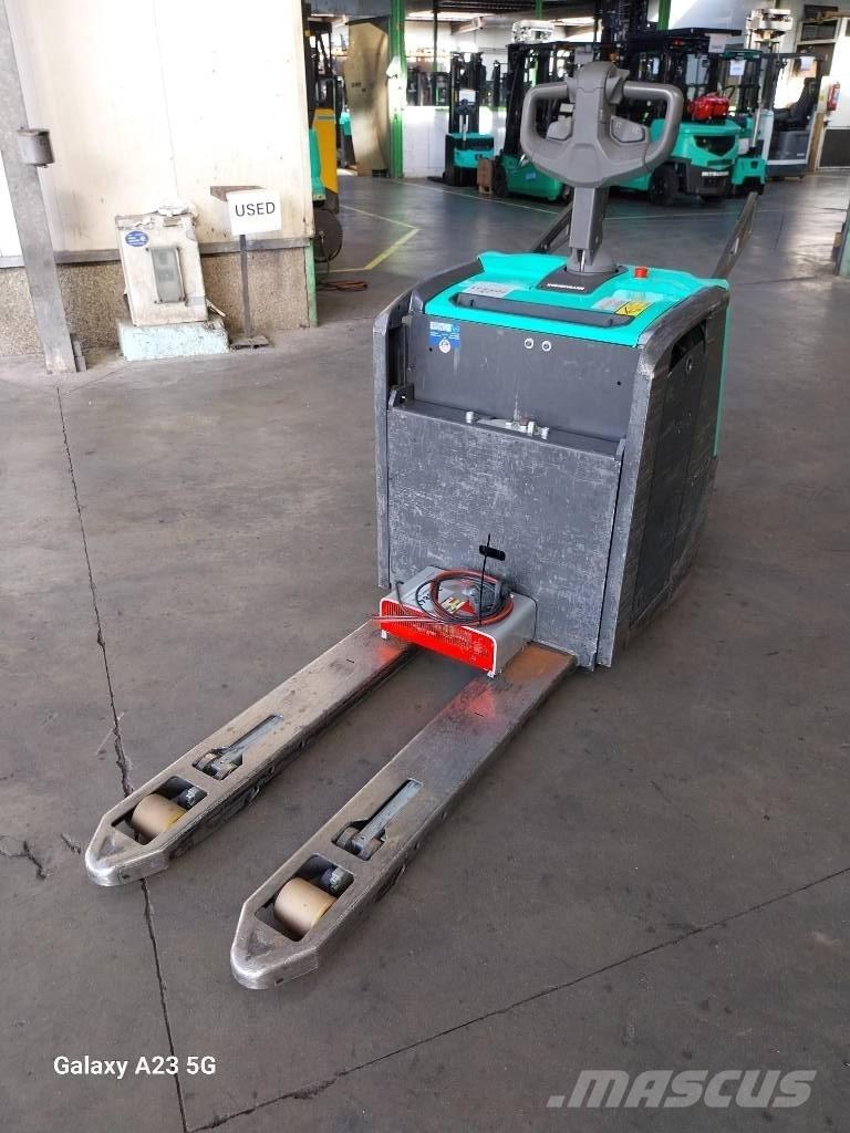Mitsubishi PBV20N3 Hidrauliskās stalažas ar platformu