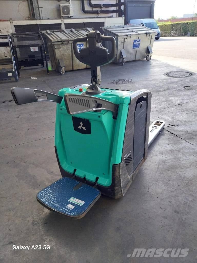Mitsubishi PBV20N3 Hidrauliskās stalažas ar platformu
