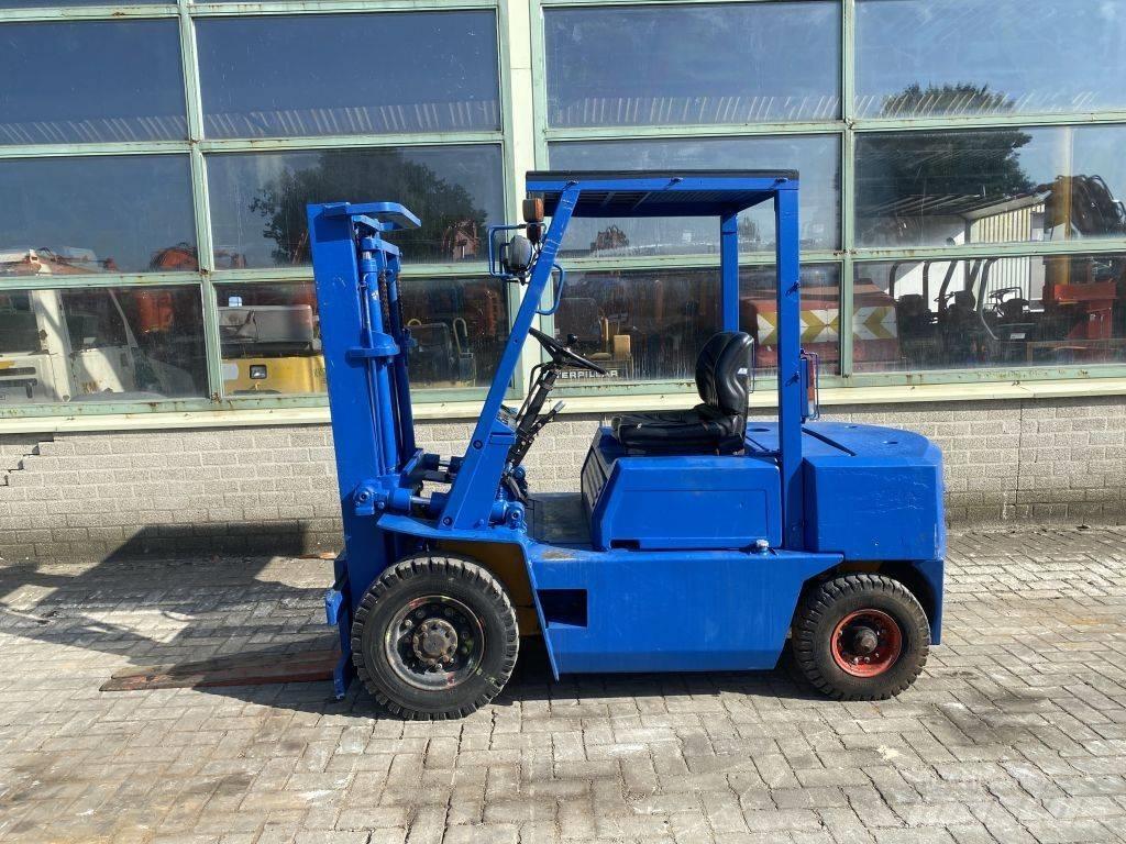 Komatsu FD 28-10 Tehnika ar dīzeļa dzinēju