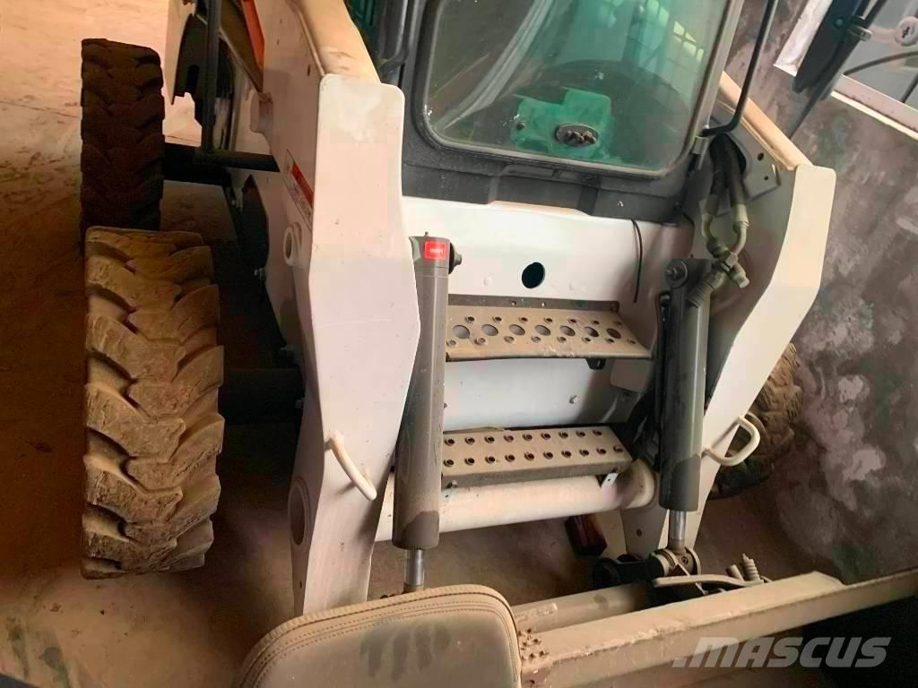 Bobcat S 300 Lietoti riteņu kompaktiekrāvēji