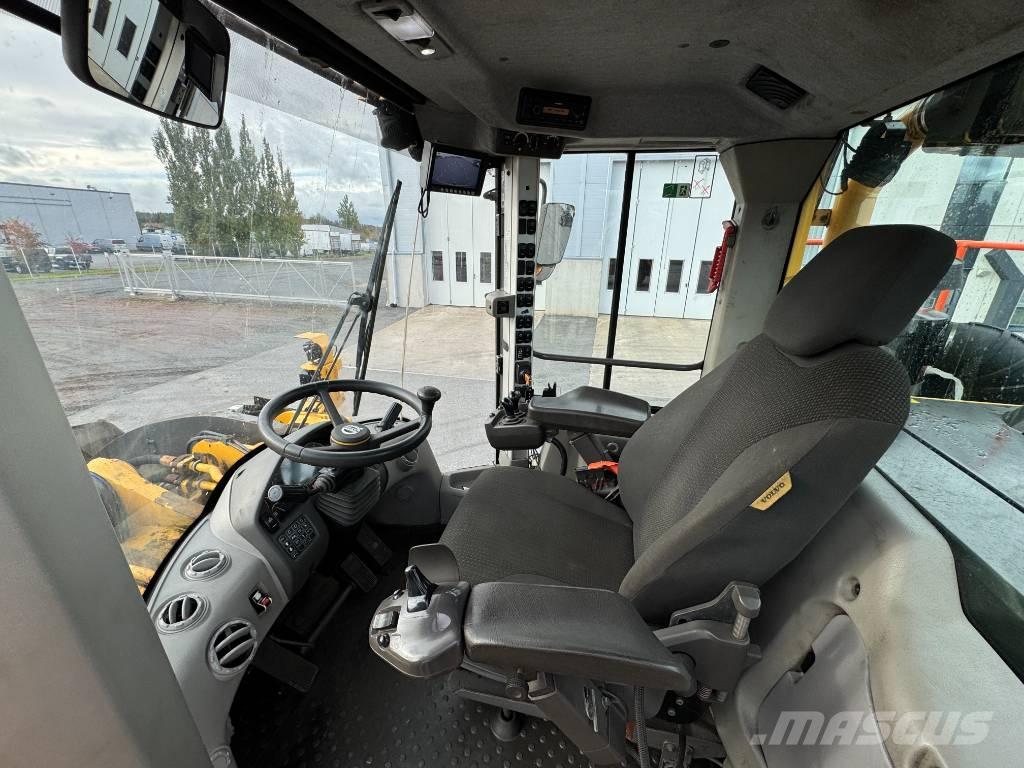 Volvo L 260 H Iekrāvēji uz riteņiem