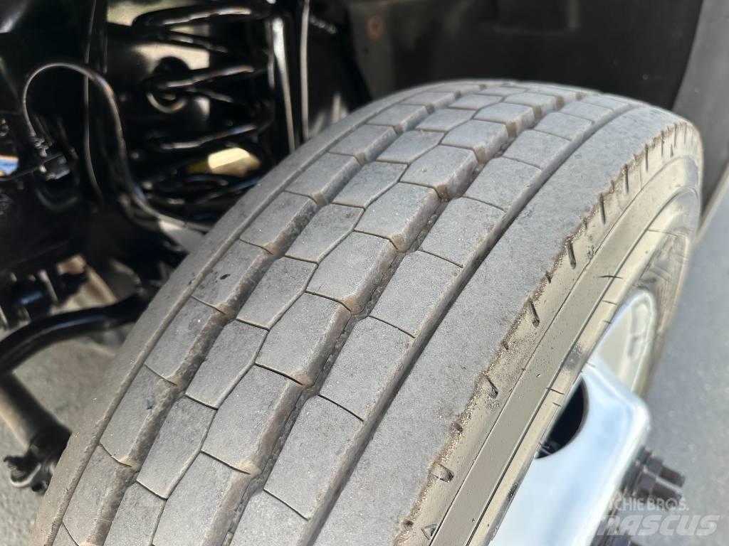 Ford F 550 SD Kombinētās vakumsūkņa mašīnas