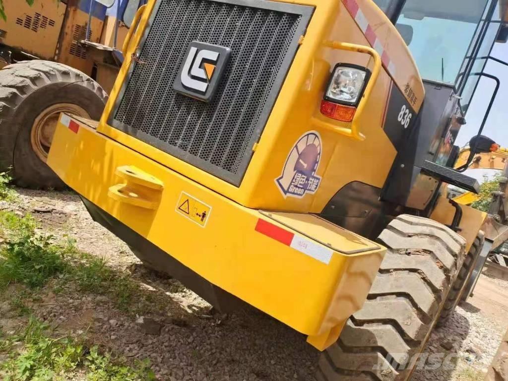 LiuGong 836 Iekrāvēji uz riteņiem