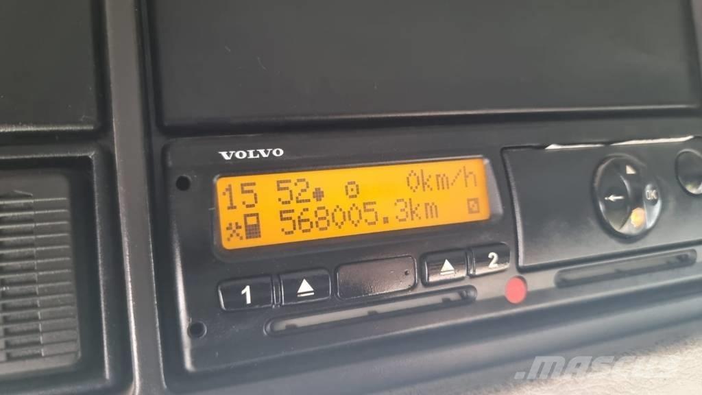 Volvo FH 16 Treileri ar āķi