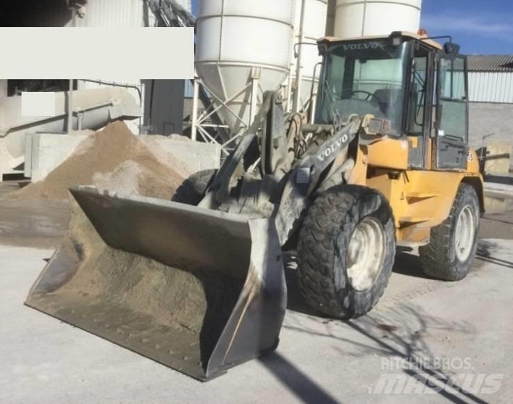Volvo L 45 Iekrāvēji uz riteņiem