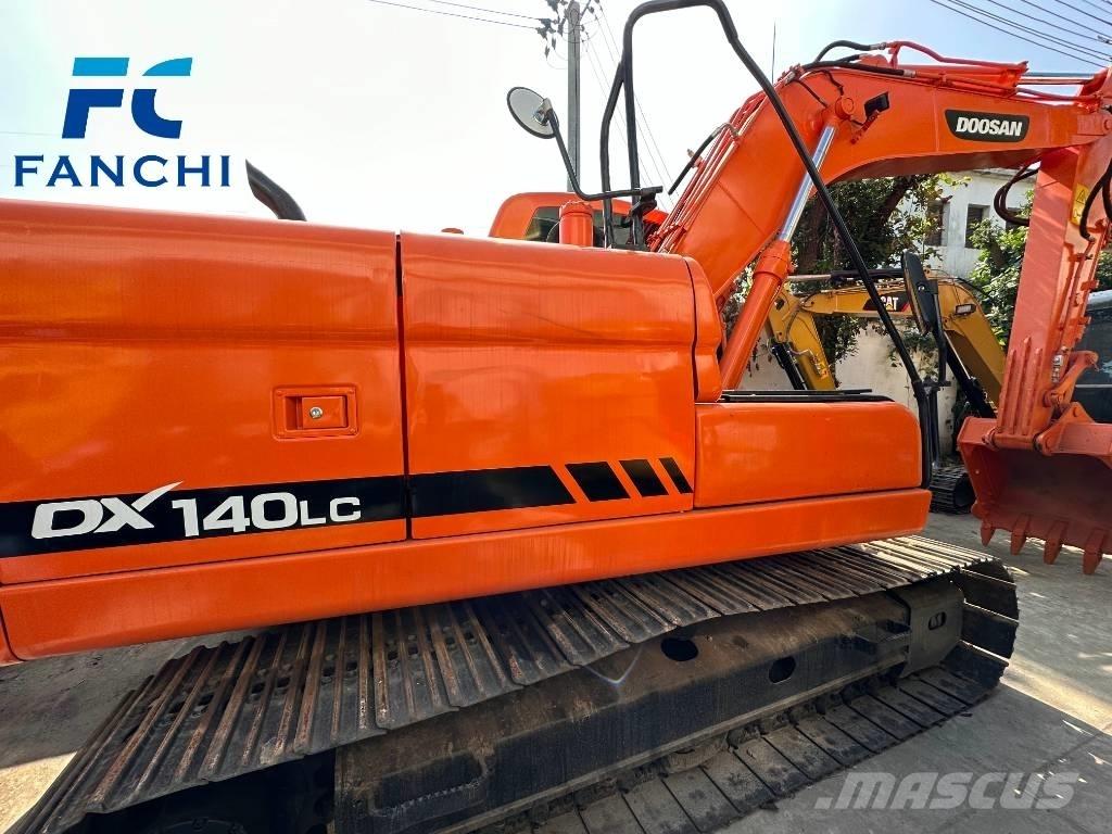 Doosan DX 140 LC Kāpurķēžu ekskavatori