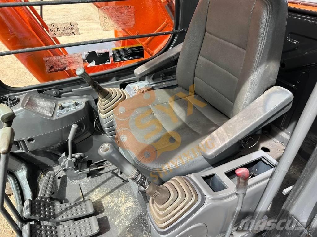 Hitachi EX 200 Kāpurķēžu ekskavatori