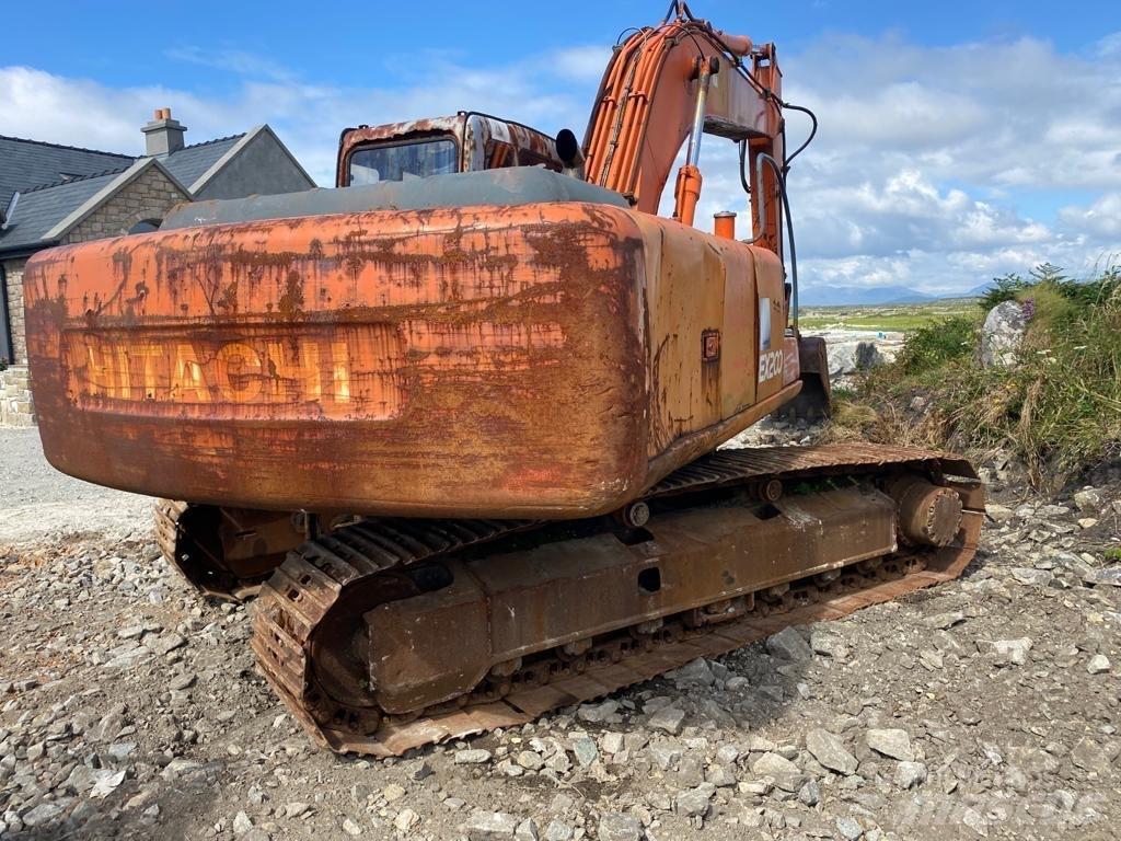 Hitachi EX 200-5 Kāpurķēžu ekskavatori