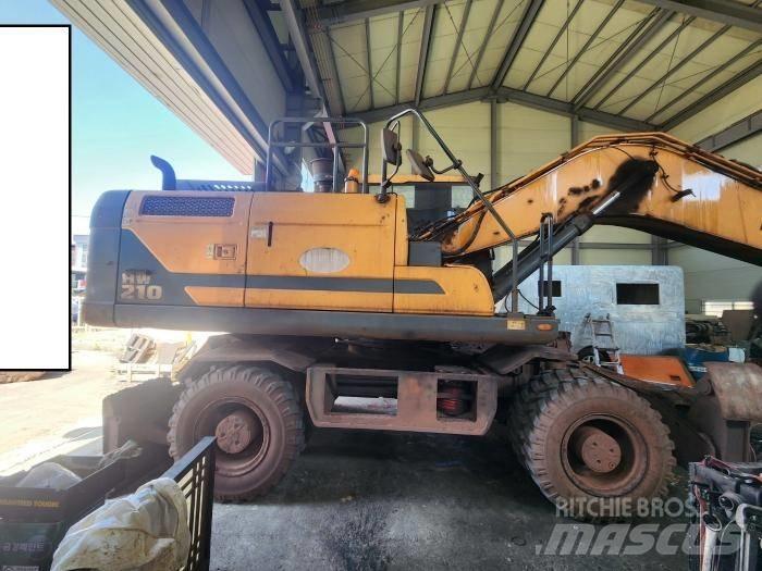 Hyundai HW210 Ekskavatori uz riteņiem