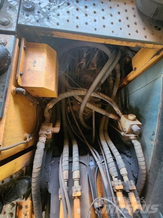 Hyundai HW210 Ekskavatori uz riteņiem