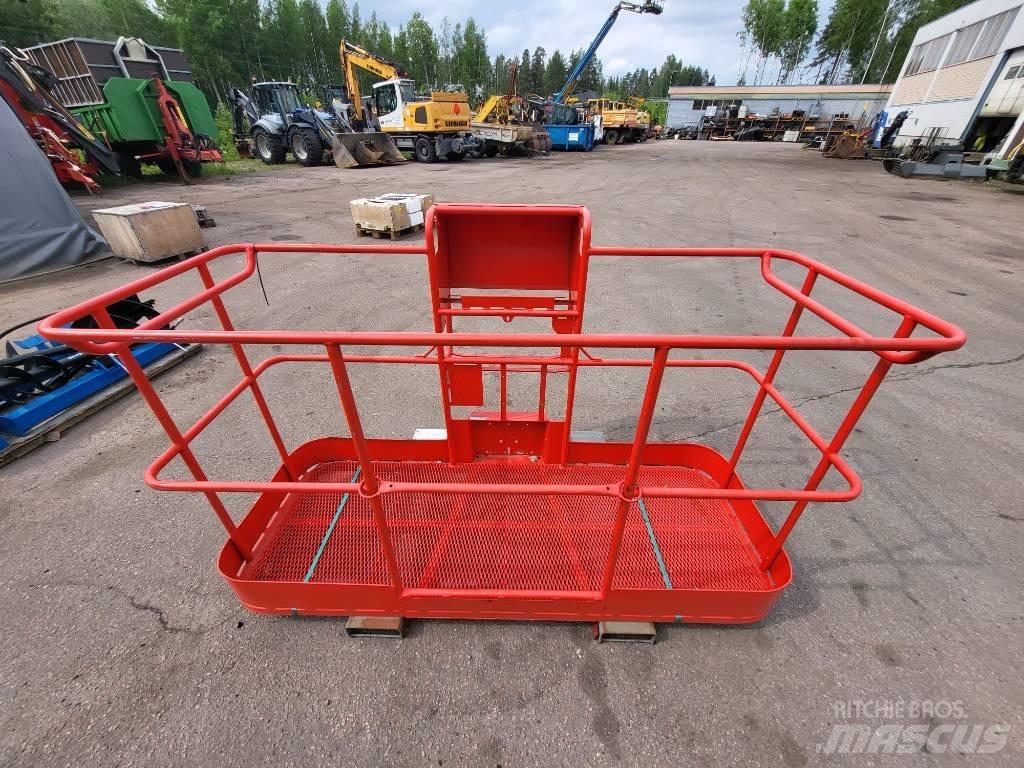 Manitou 200 ATJ kori Vertikālie pacēlāji