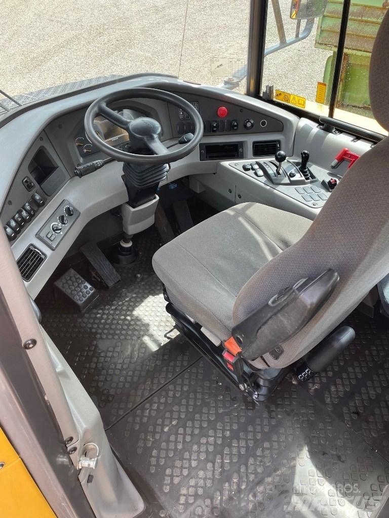 Volvo A30G Artikulētie pašizgāzēji