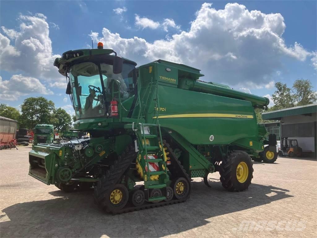 John Deere T670 Ražas novākšanas kombaini