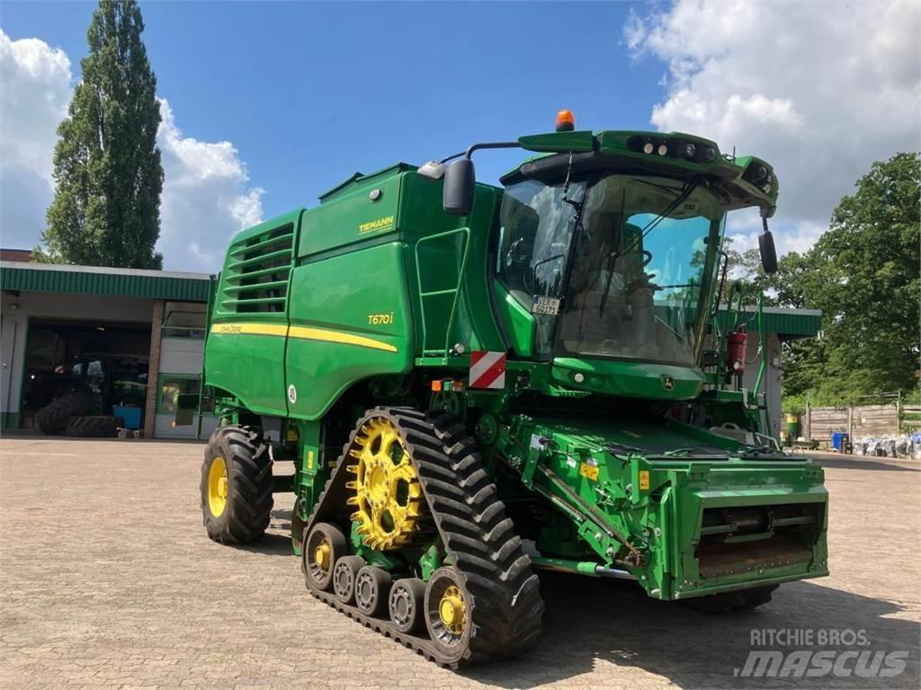 John Deere T670 Ražas novākšanas kombaini