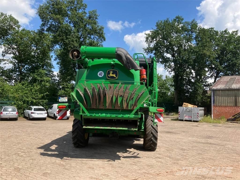 John Deere T670 Ražas novākšanas kombaini
