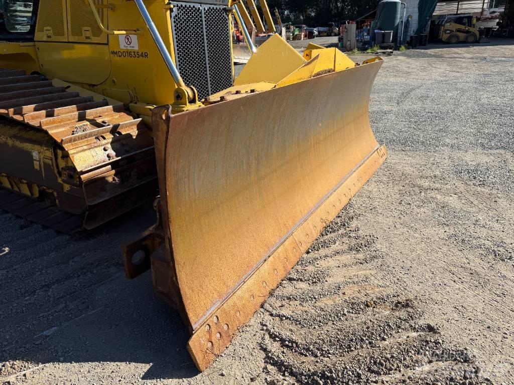 Komatsu D65PX-18 Kāpurķēžu buldozeri